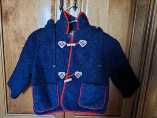 Abrigo niña azul marino-rojo