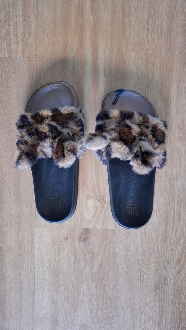 Chanclas leopardo Talla 35/36 como nuevas.