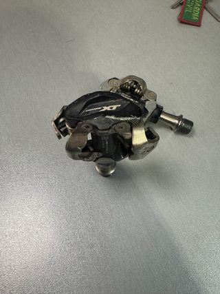Pedales Shimano XT 8100 