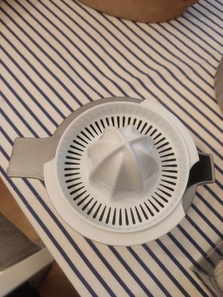 Exprimidor cítricos manual