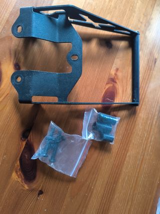 Soporte GPS Givi Ducati Desert X