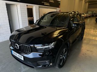 VOLVO XC40 D4 AWD R-Design Auto – ALL BLACK