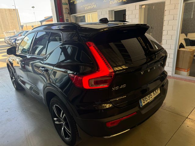 VOLVO XC40 D4 AWD R-Design Auto – ALL BLACK