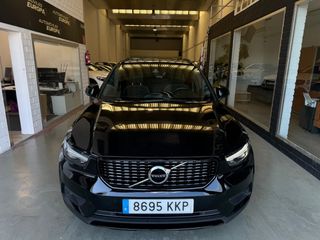 VOLVO XC40 D4 AWD R-Design Auto – ALL BLACK