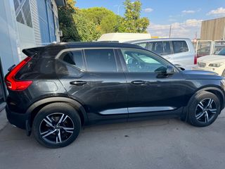 VOLVO XC40 D4 AWD R-Design Auto – ALL BLACK
