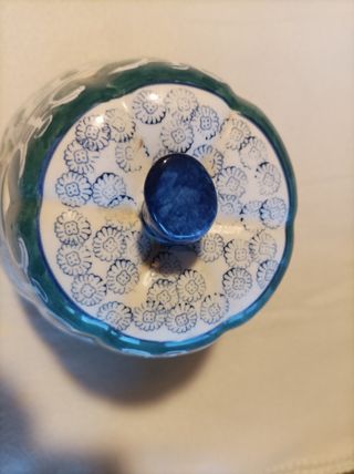 Vaso ceramica orientale con coperchio