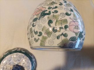 Vaso ceramica orientale con coperchio