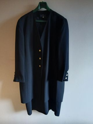 Traje ocasiones especiales.  Dados 