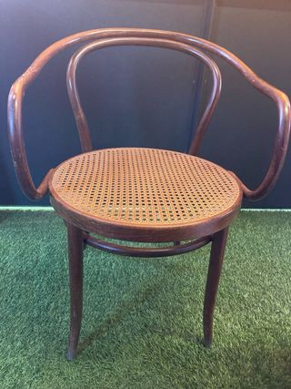 Sillas de madera maciza de haya by Thonet mod. 209