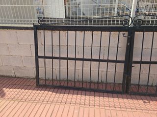 Puerta coche campo 282 x 116 cm.