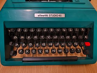 Máquina de escribir Olivetti Studio 45