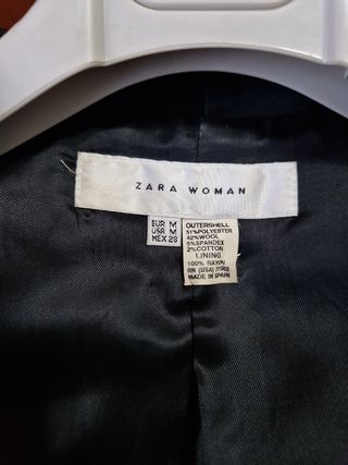 Chaquetilla Zara Woman negra a rayas