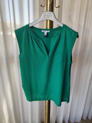 Canotta verde, Mango