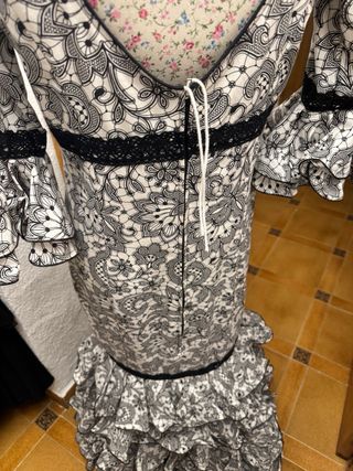 Traje Flamenca Blanco y Negro
