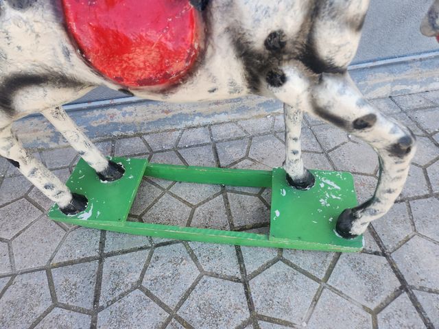 2 caballos de cartón piedra



