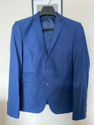 Traje azul graduación