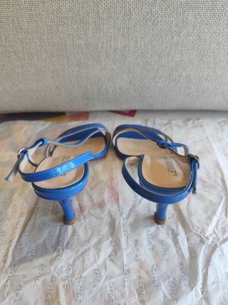 Sandali blu elettrico