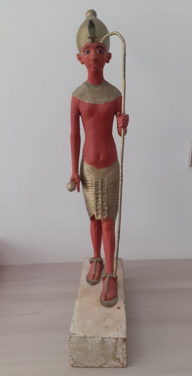 Statua egizia in legno