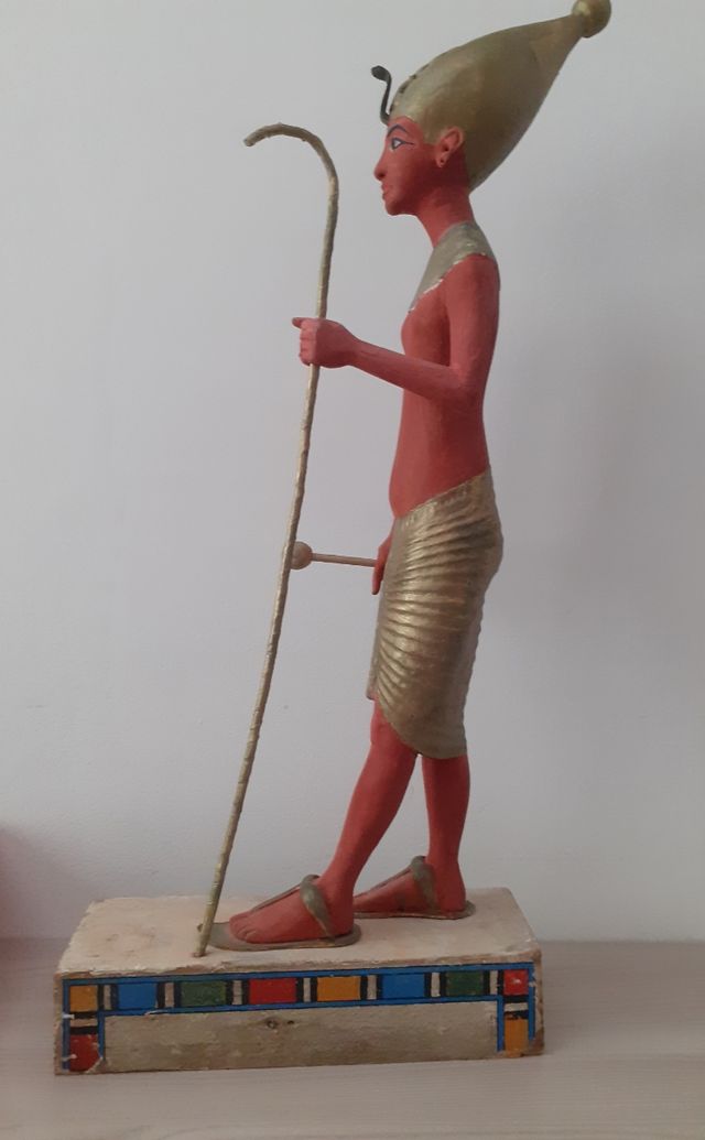 Statua egizia in legno