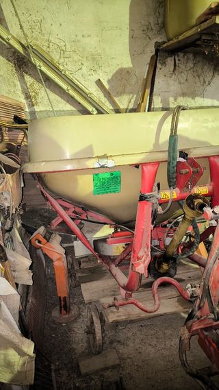 Abonadora Aguirre AC1000 - 1000kg