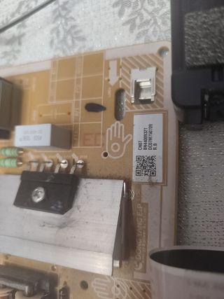 Piezas de TV Samsung de 65 pulgadas todo 35€