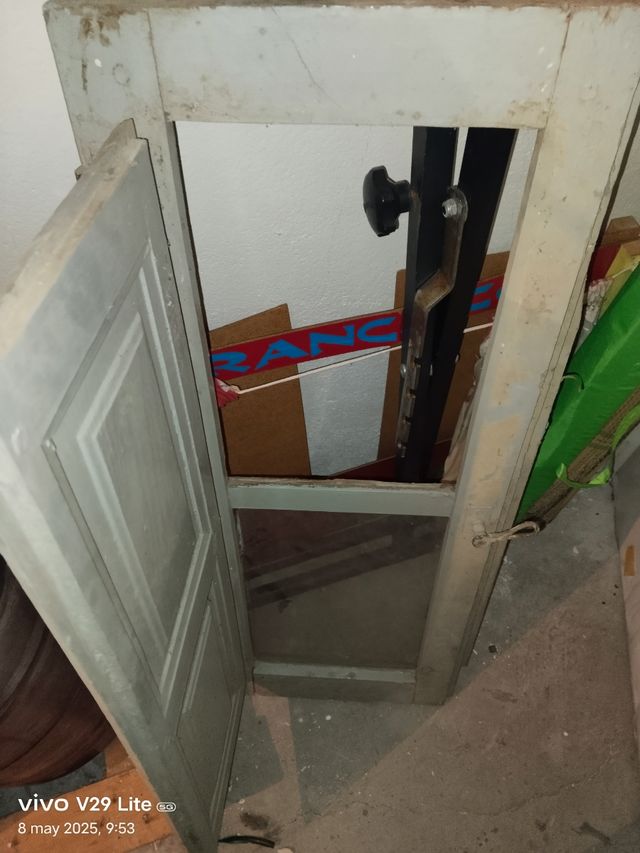 Ventana antigua de madera