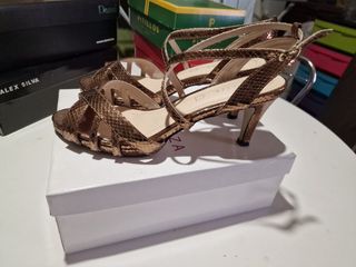 Zapatos de Salón dorados