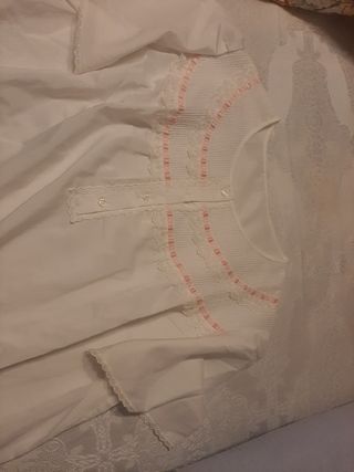 Camisón blanco y rosa