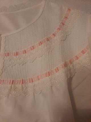Camisón blanco y rosa