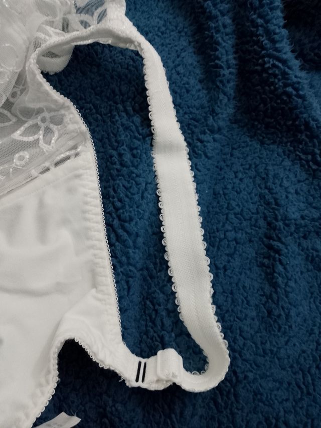 Set di due reggiseni bianco e nero