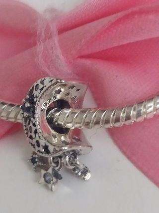 Charm Luna en  plata 925.