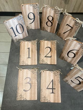Segna tavoli in legno: numerazione dal 1 al 10