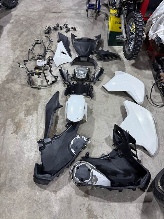 Honda Integra 700: Repuestos