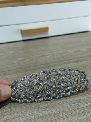 Broche cola vestido novia