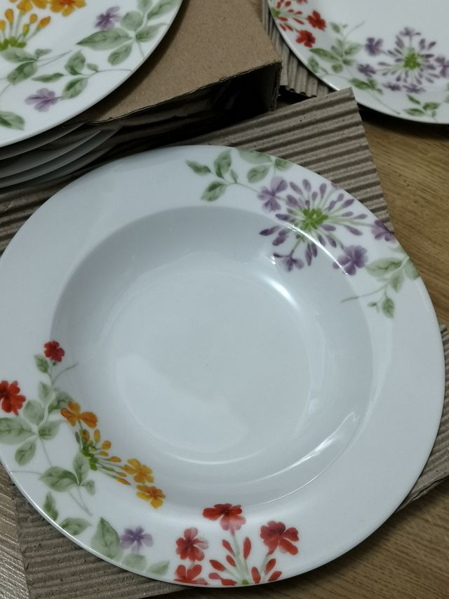 Vajilla Santa Clara sin estrenar modelo Melisa