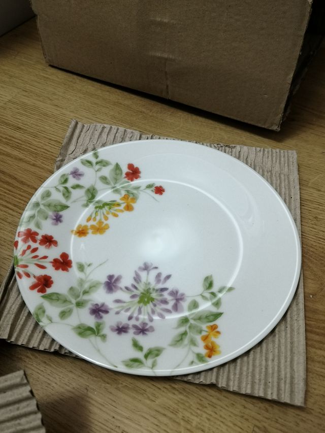 Vajilla Santa Clara sin estrenar modelo Melisa