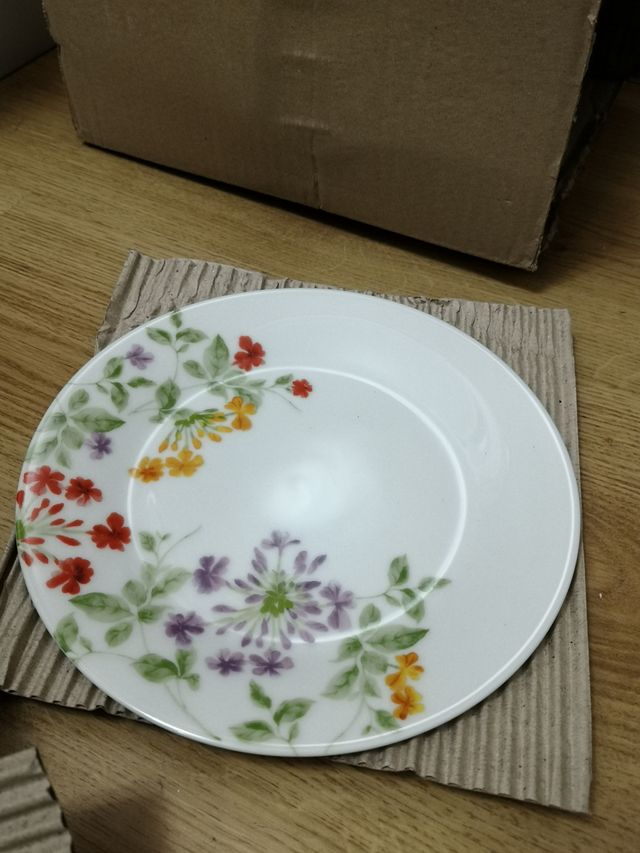 Vajilla Santa Clara sin estrenar modelo Melisa