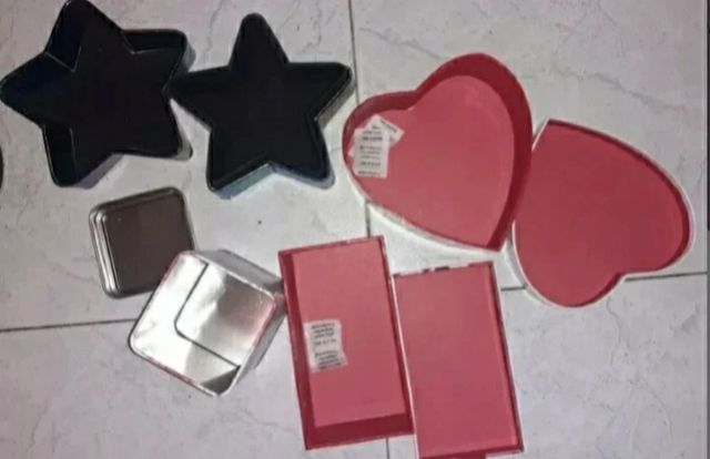 Lote 4 cajas nuevas para regalos.