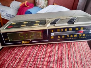 Radio despertador Oskar AM/FM