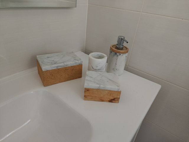 Juego baño mármol-madera: jabonera, 2 cajas