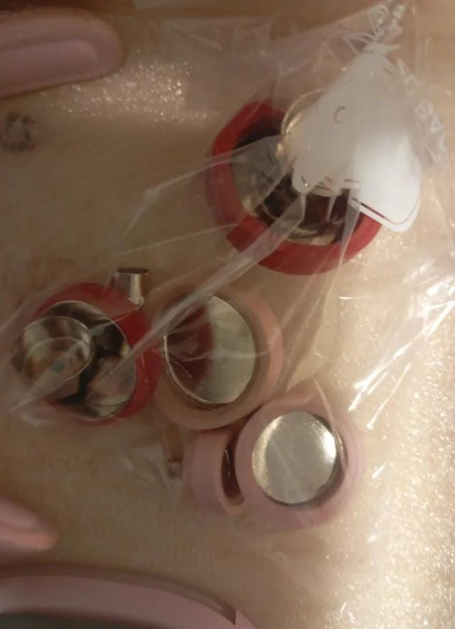 Kit MANUALIDADES
Cobertura, Perforadoras y Pines &