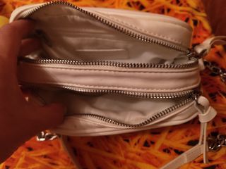 Bolso bandolera doble cremallera.