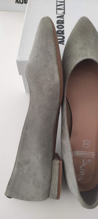 Bailarinas ante T-39 