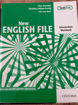 New English File: Intermediate.