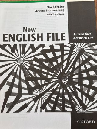 New English File: Intermediate.