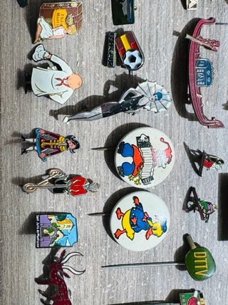 Antiguas insignias años 60 en adelante