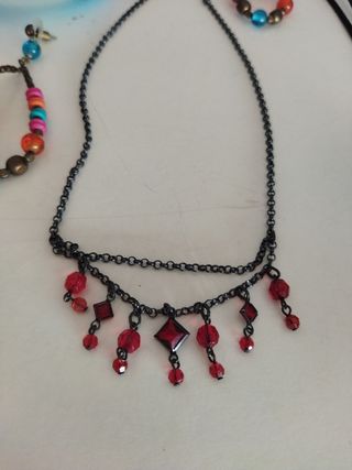 Collares, pendientes y pulseras 