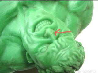 GRAN FIGURA SONORA 32 CM HULK 2003 GOMA  LA MASA