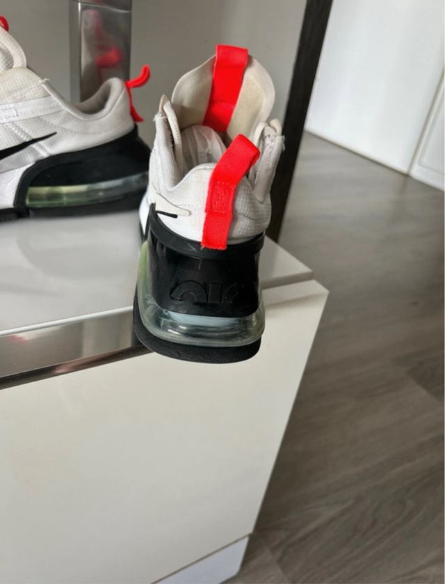 Nike Air Max Up Blancas y Negras