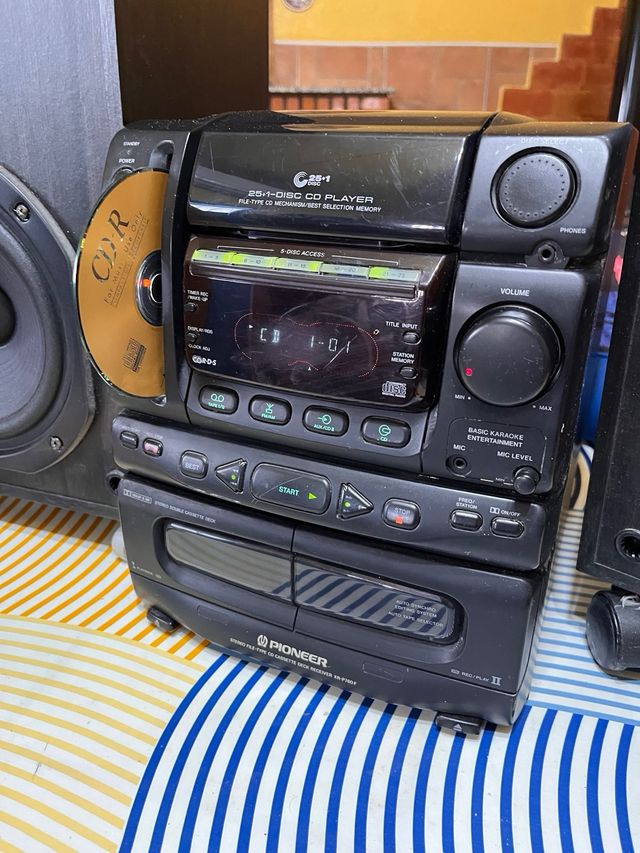 Equipo compacto Pionner cd cassette y radio